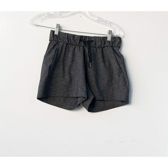 Lululemon On The Fly Shorts Size 2 Dark Heathered Grey EUC - Picture 1 of 5